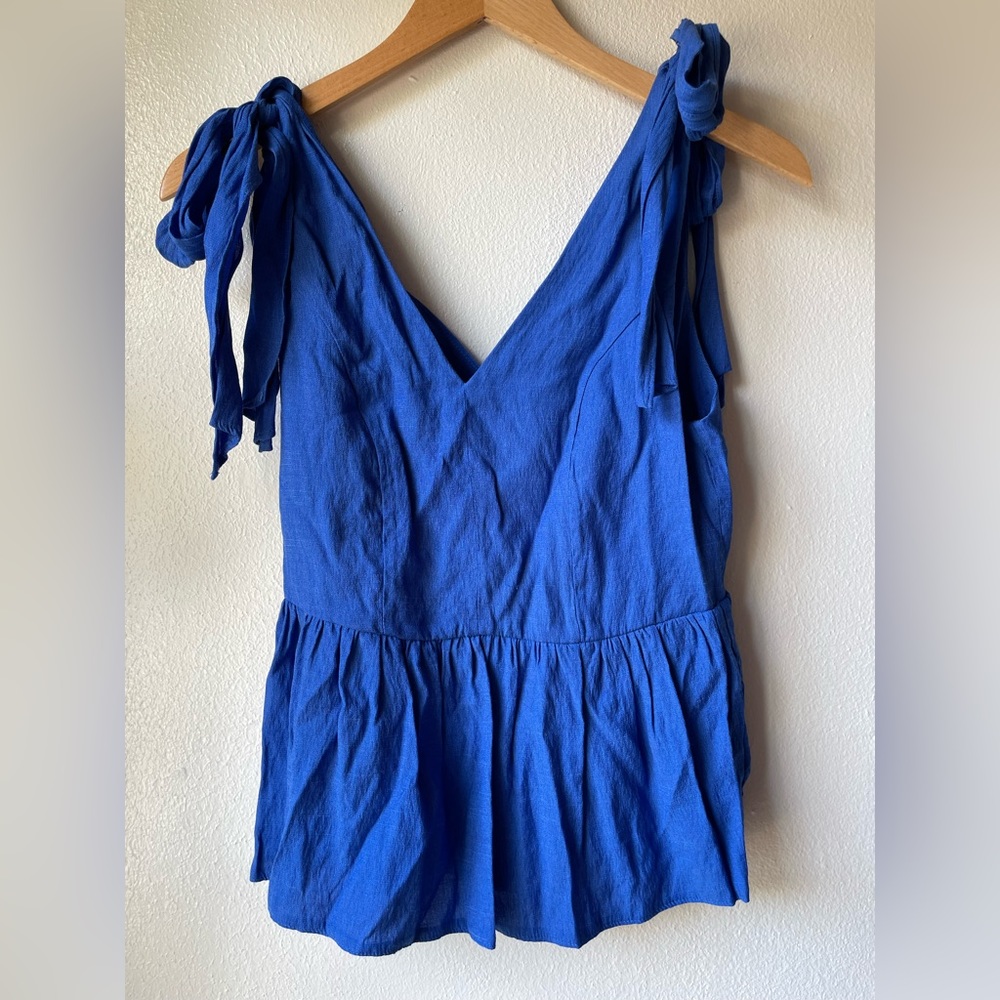 Boutique blue shoulder tie tank size S GUC